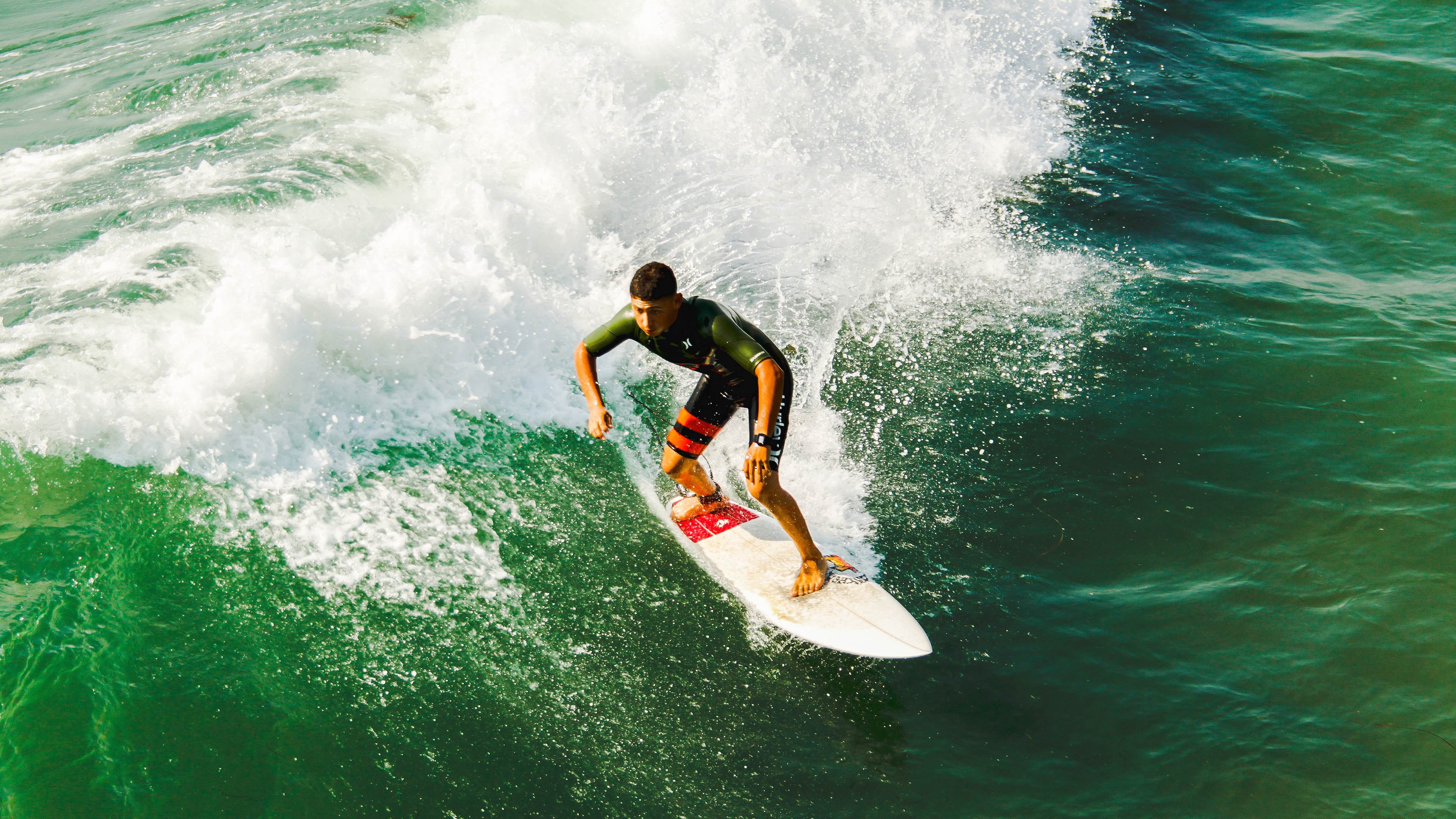电竞行业的职业道德：尊重对手与遵守规则，电竞选手的职业道德